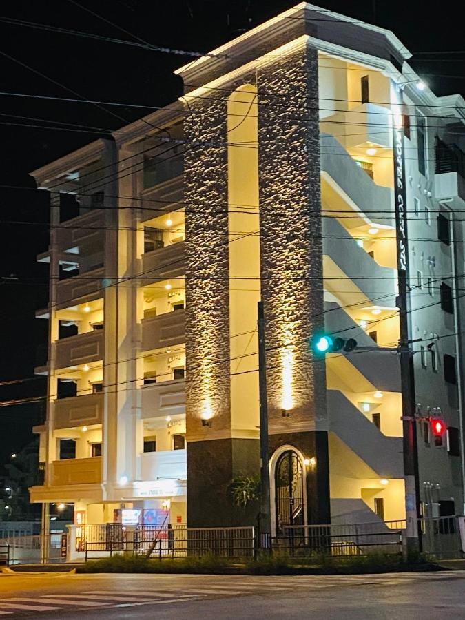 Hotel Y'Rise To Urasoe Eksteriør billede
